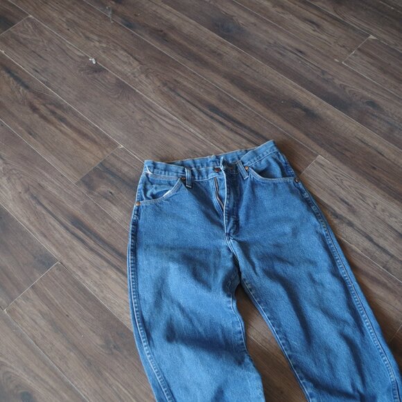 Women's Wrangler Jeans - Picture 2 of 5
